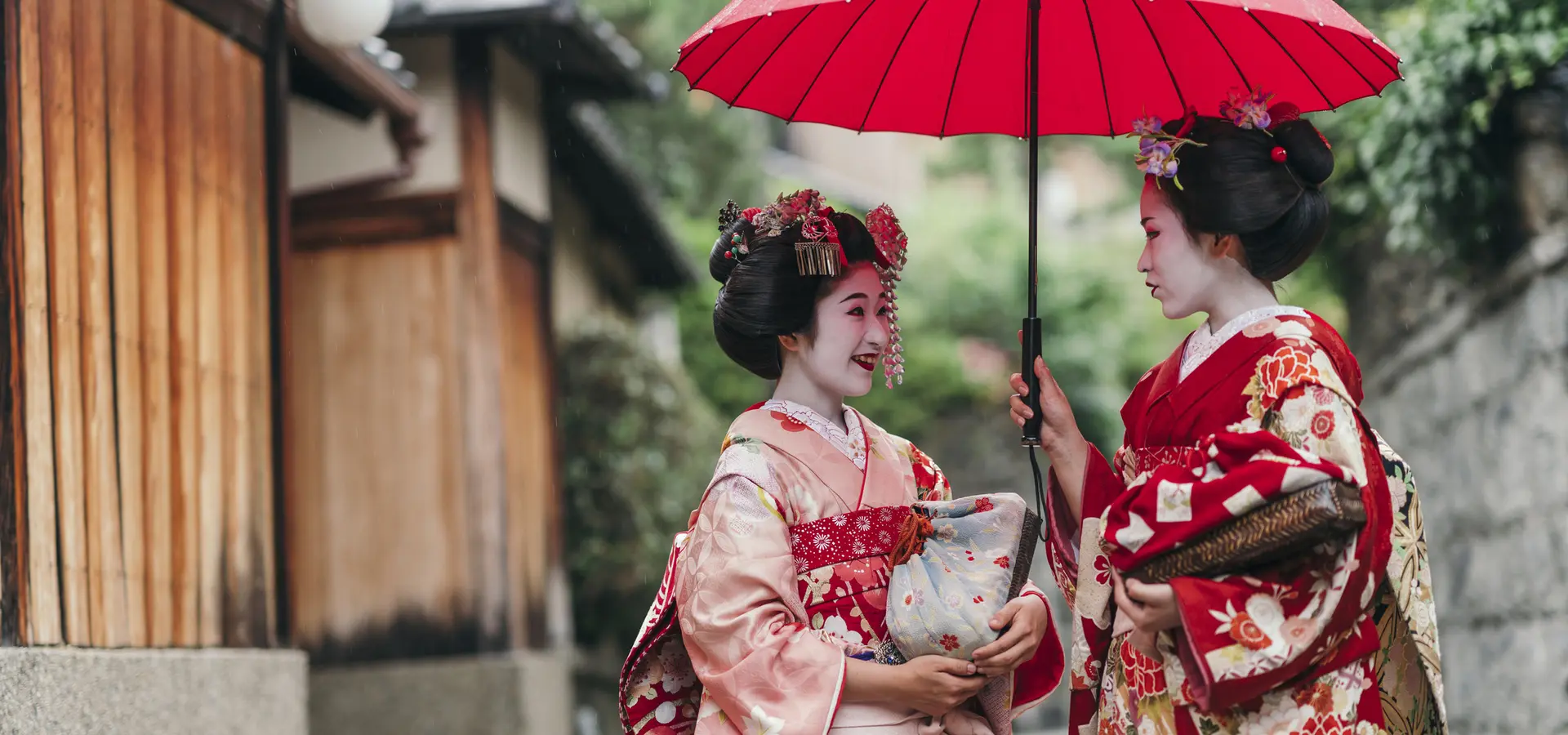 Avila travel Japan Maiko
