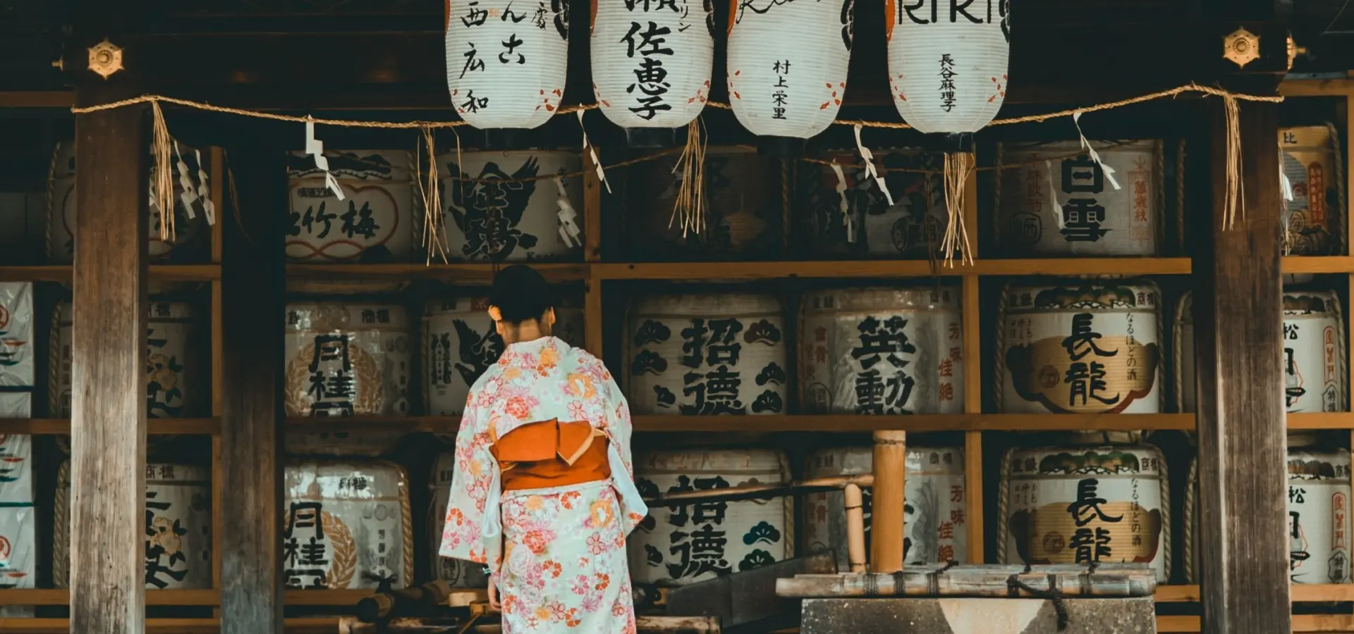 Avila Travel Japan Tokyo woman at temple
