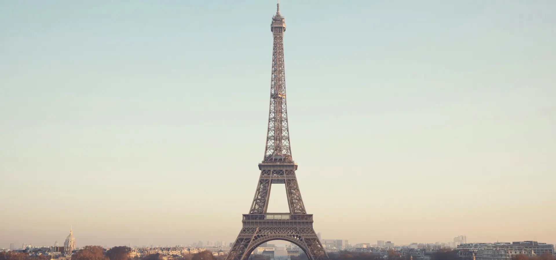 Avila Travel eiffel tower