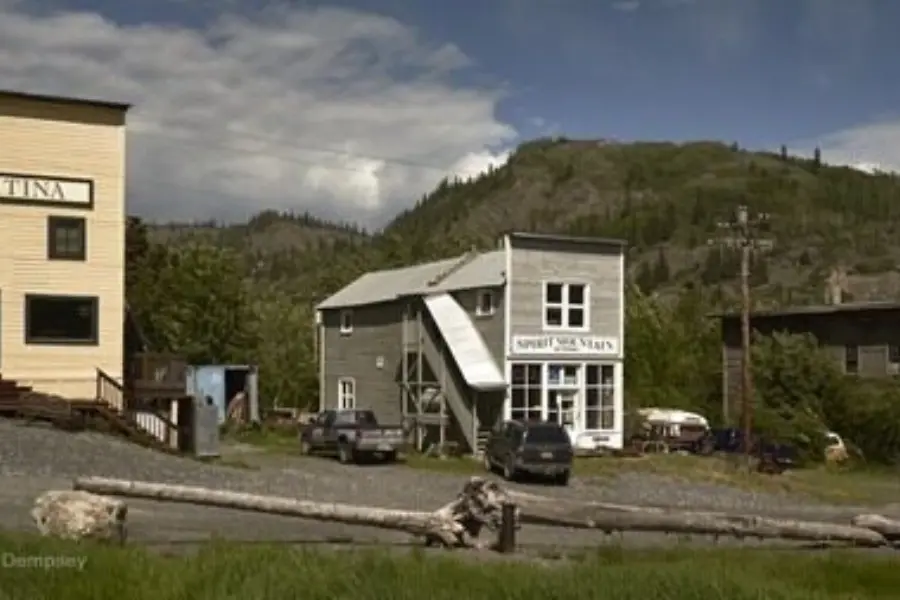 Gilpatricks hotel chitina 1