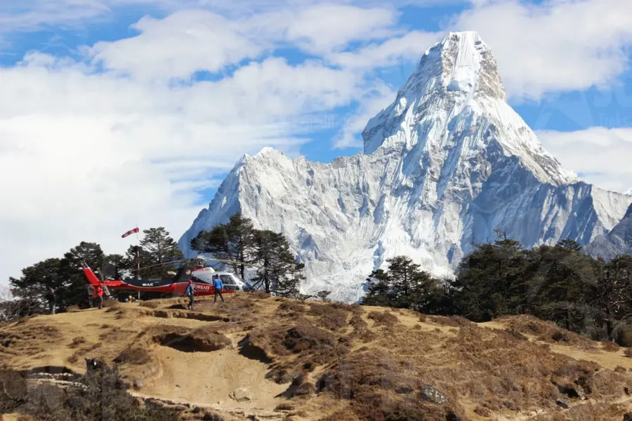 1762953044912nepal mount everest helicopter flight