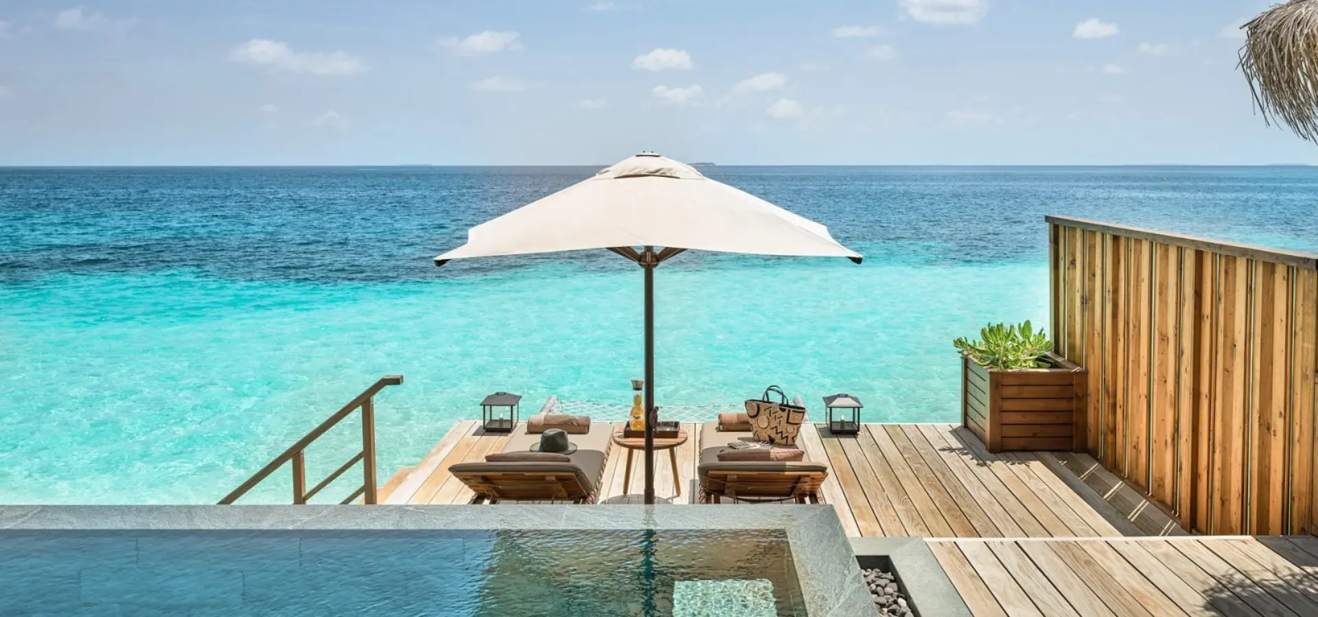 Joali water villa 2 e1569662904572 1600x900