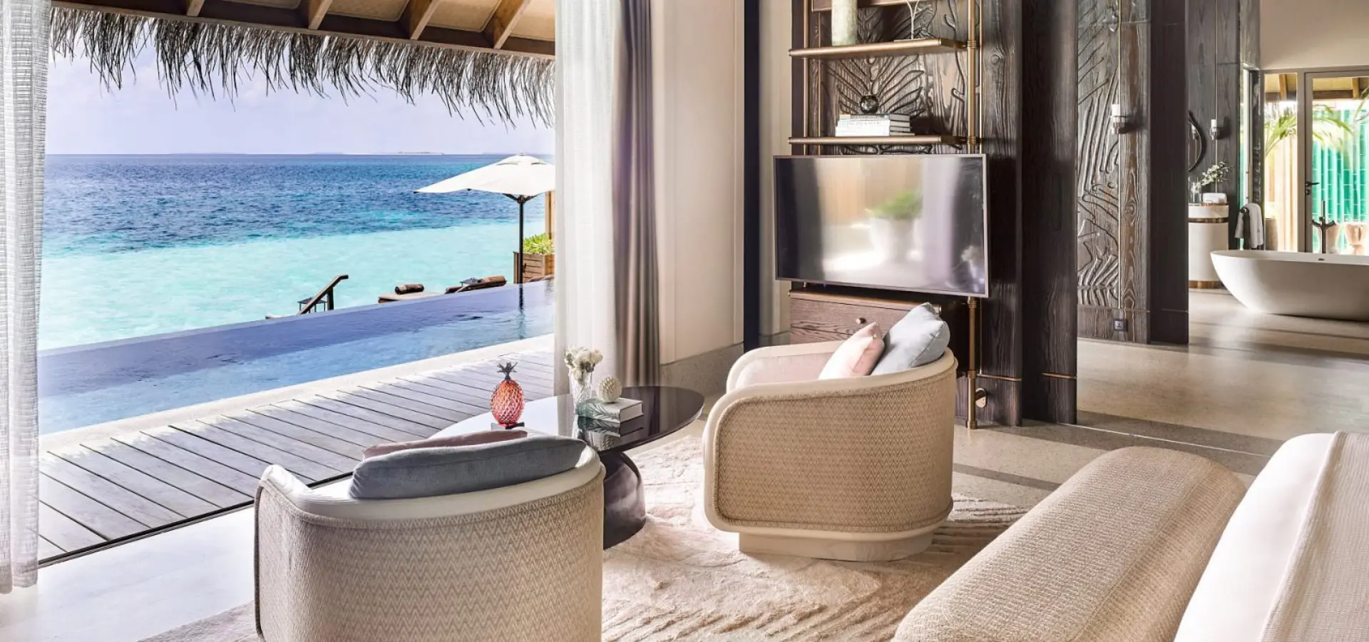 Joali water villa 8 e1569662778719 1600x900