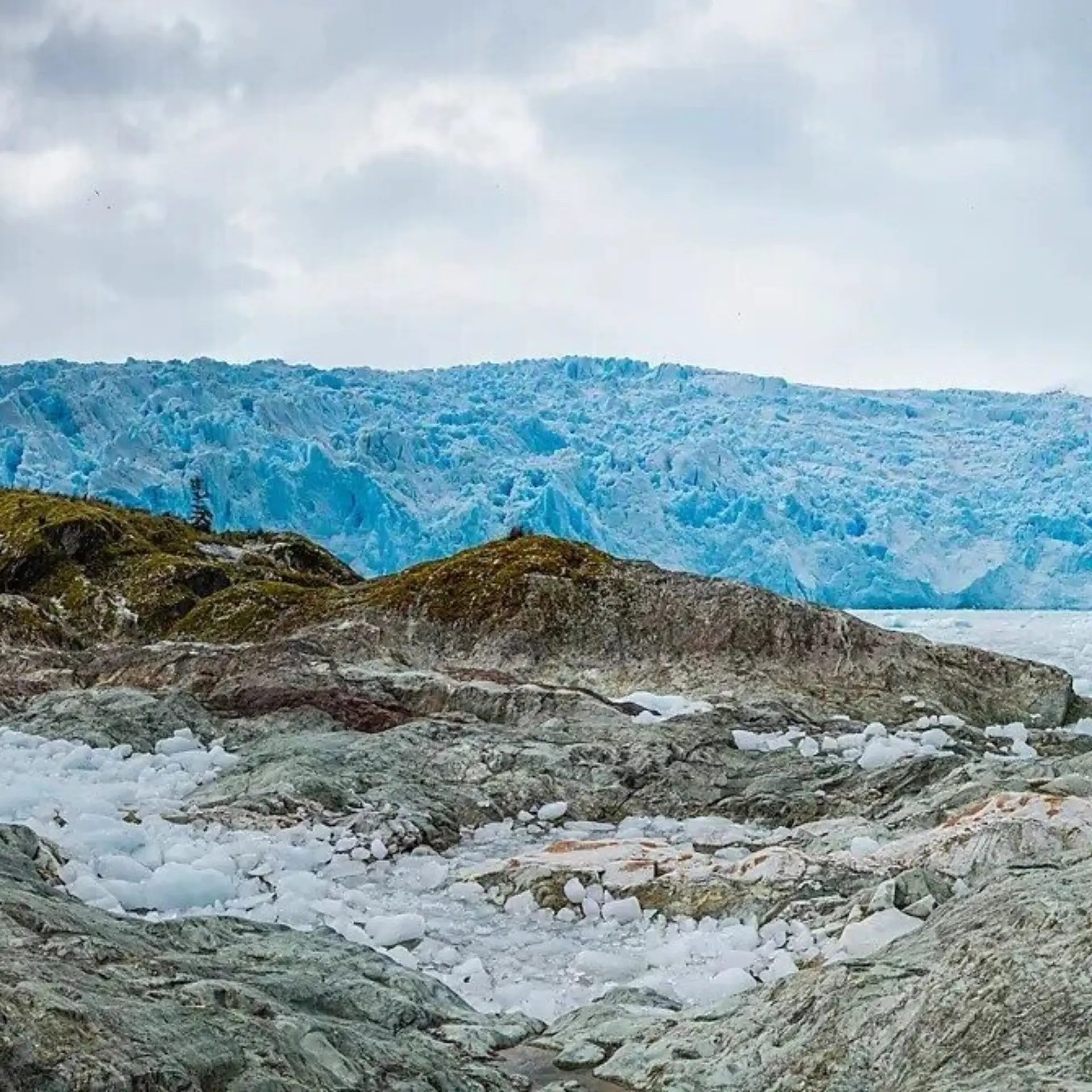 El Brujo Glacier