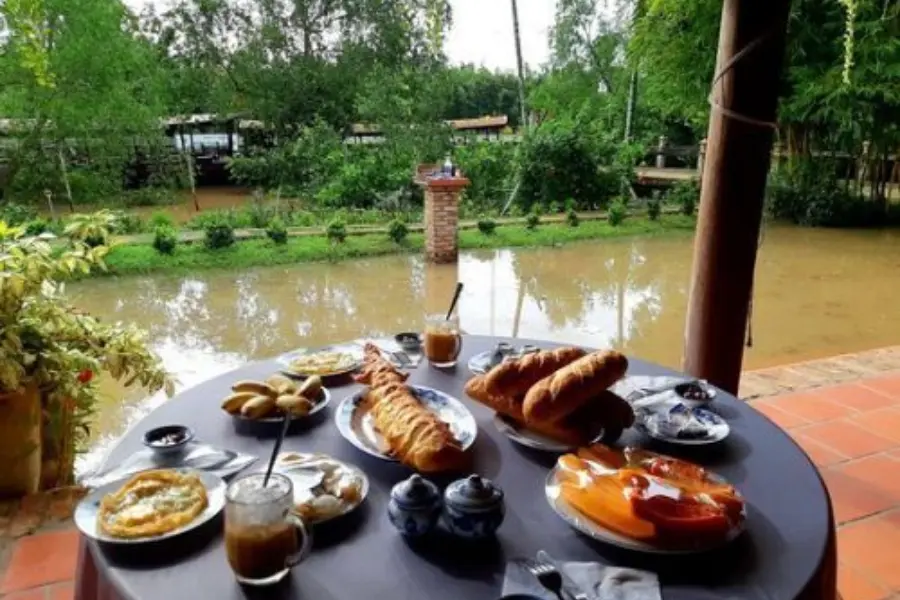 Breakfast in the Mekong Delta 500x375