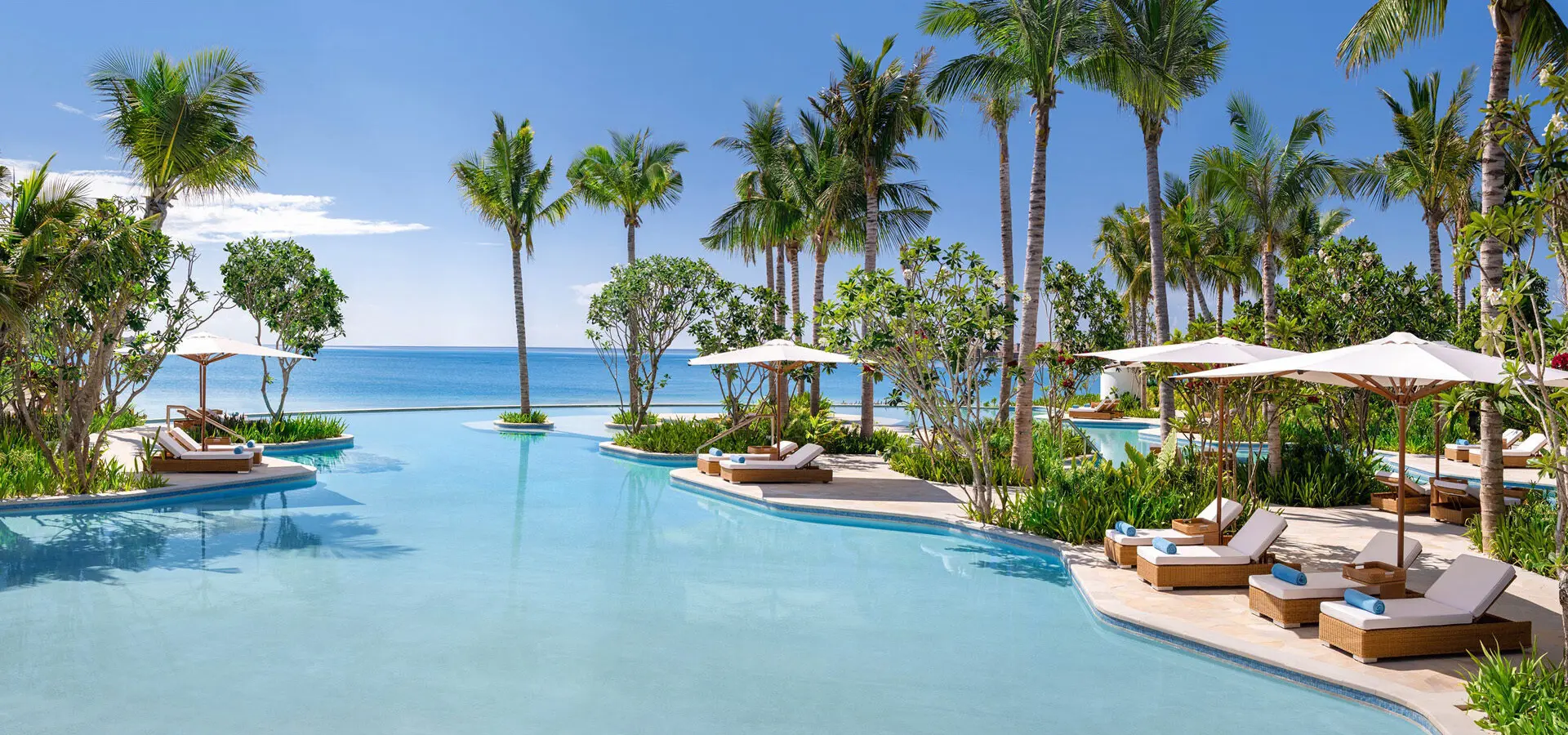 Waldorf astoria maldives pool 01